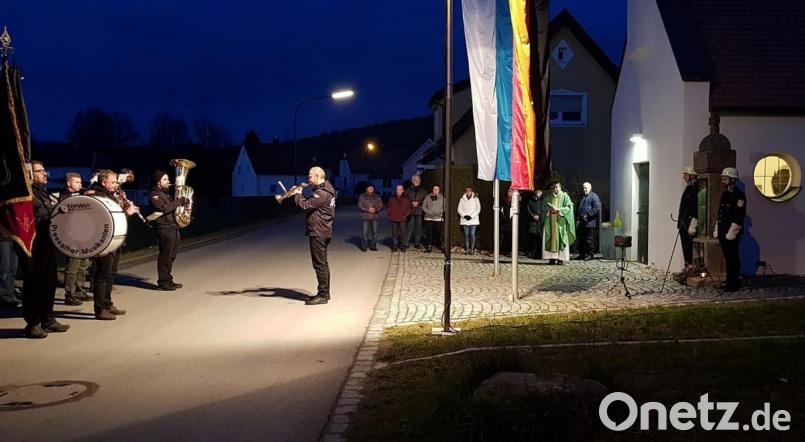 Um die Opfer der Weltkriege nicht zu vergessen, findet an der Troschelhammerer Dorfkapelle eine Gedenkfeier statt. Bild: jma