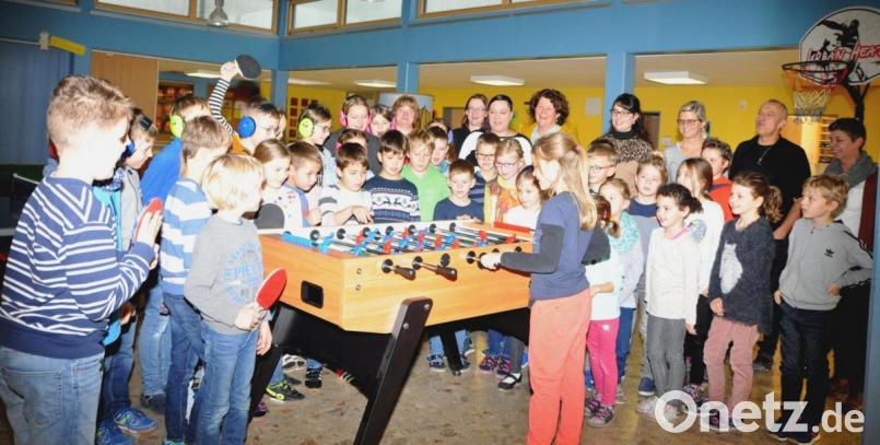 Spannende Wettkämpfe unter den Schülern sind am Kicker garantiert, den der Elternbeirat gespendet hat. Bild: es