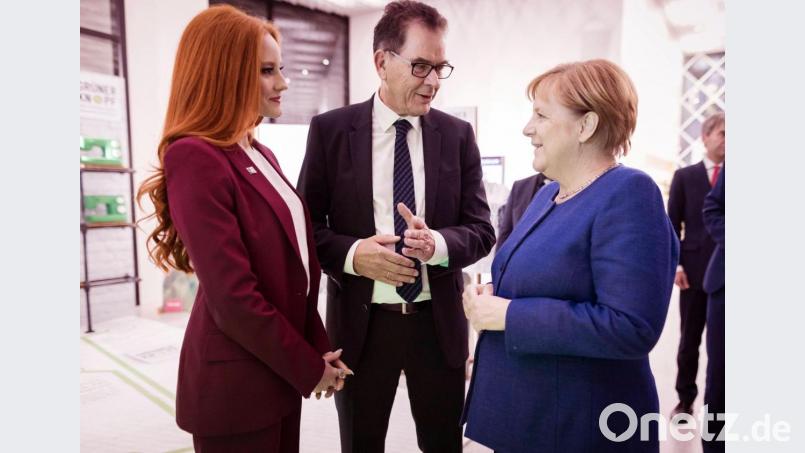 Barbara Meier, Gerd Müller und Angela Merkel im Futurium in Berlin. Bild: Xander Heinl/photothek.net