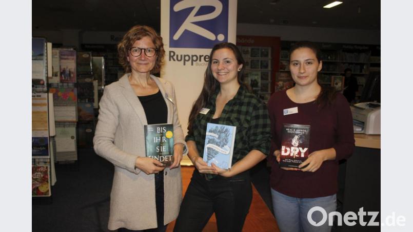 Maria Rupprecht, Lisa Mages und Nina Geyer stellten ihre literarischen Favoriten der zurückliegenden Monate vor. Bild: tar