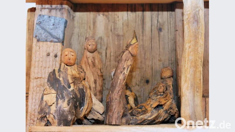 Dem Wurzelwerk und Holzabfällen haucht Ciro neues Leben ein. Auch die Weihnachtskrippen zeugen von der Phantasie, dem scheinbar Wertlosen zu neuem Leben zu verhelfen Bild: do
