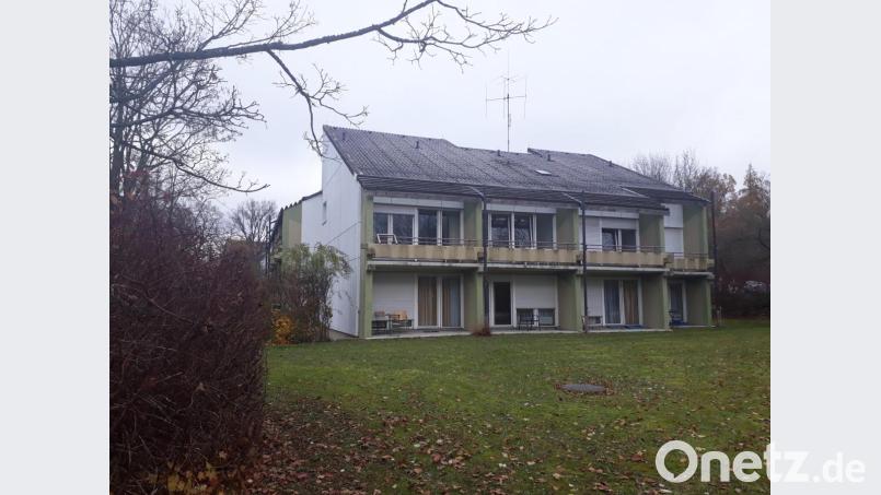 Ein Immobilienunternehmen aus Weiden will das ehemalige Schwesternwohnheim sanieren. Entstehen sollen Kleinapartments und zwei Dachwohnungen. Bild: ws