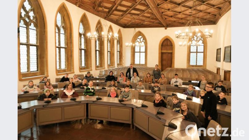 Erst Stadtrat spielen im Rathaus, dann zum Geocaching ins LGS-Gelände Bild: Sibylle Sandner/exb