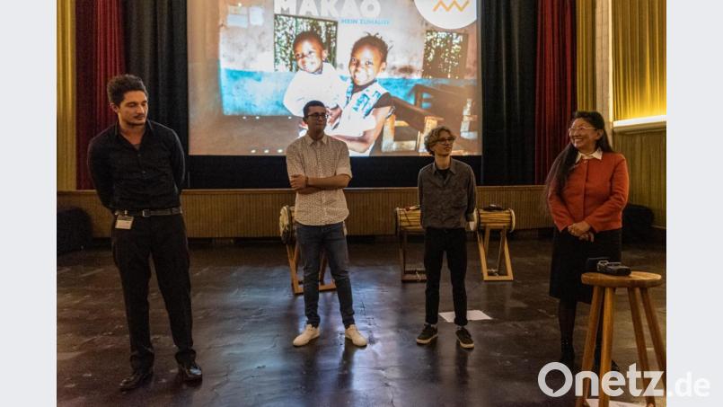 Nach der Vorführung erzählten Stefan Braunreuther, Felix Birkenseer und Fabian Knobloch mit Professorin Nailja Luth (von links) von der Entstehung des Films. Bild: chl