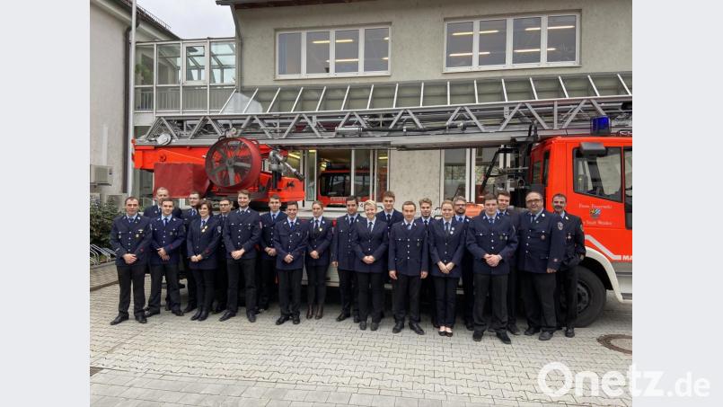Die Feuerwehrleute haben die Grundausbildung erfolgreich absolviert. Bild: exb