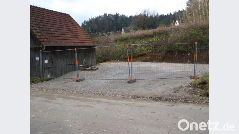Hinter dem &quot;Drescherstodl&quot; wird das Salzsilo aufgestellt. Bild: rrd