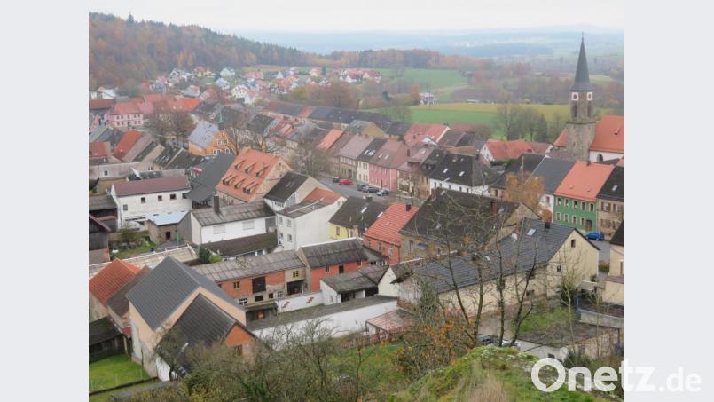 Der Marktplatz ist das Jahrhundertprojekt der Kulmstadt. Jetzt sollen auch die Anlieger mit der Sanierung ihrer Häuser zu einer Verbesserung des Stadtbildes mit beitragen. Die Stadt will dafür ein kommunales Förderprogramm auflegen. Bild: ow