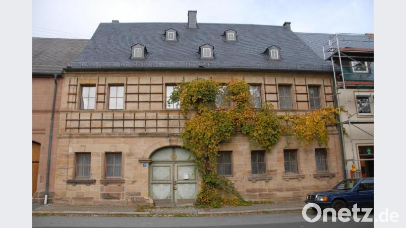 Die markante Bausubstanz am Marktplatz soll erhalten bleiben. Mit einem Förderprogramm will die Stadt die Anlieger motivieren, ihre Häuser zum Stadtbild passend zu sanieren. Bild: ow