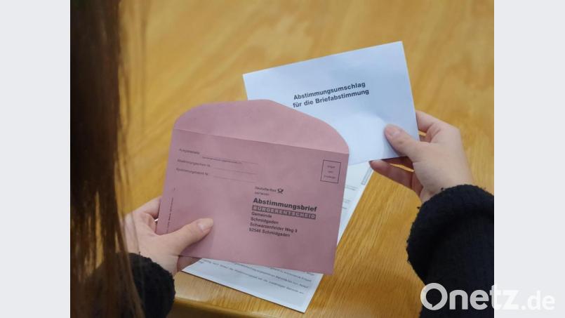 Knapp 280 Schmidgadener haben per Briefwahl bereits darüber abgestimmt, ob sie künftig einen hauptamtlichen Bürgermeister haben wollen. Für die restlichen Wahlberechtigten sind am Sonntag von 9 bis 16 Uhr vier Wahllokale eingerichtet. Bild: benjamin.tietz@oberpfalzmedien.de
