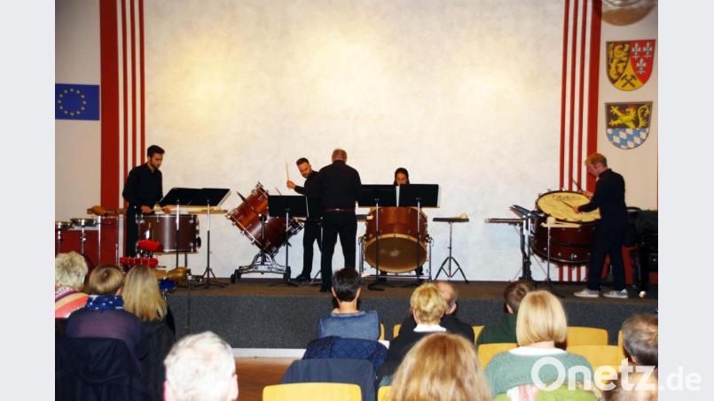 &quot;Hola Federico&quot; mit vier Basstrommeln ein Trauerstück intensiv vermittelt Bild: müb