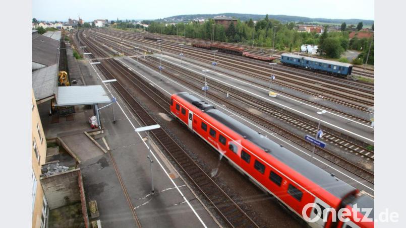 Auch in Weiden sollen bald Stromleitungen über die Gleise führen. Archivbild: Steinbacher