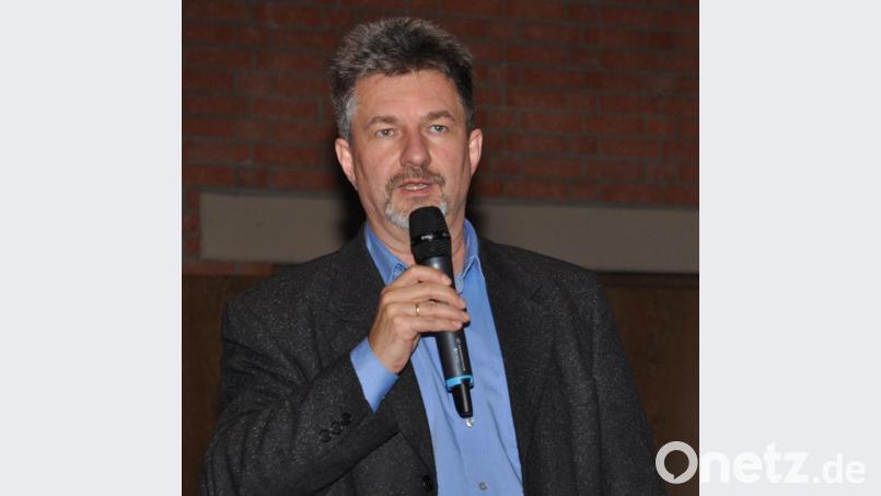Bayernland-Produktionsleiter Stefan Bohle wirbt für die den neuen Qualitäts-Standard bei der Milch. Bild: dob