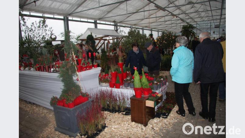 Vorweihnachtlicher Adventsmarkt in Güttern. Bild: wro