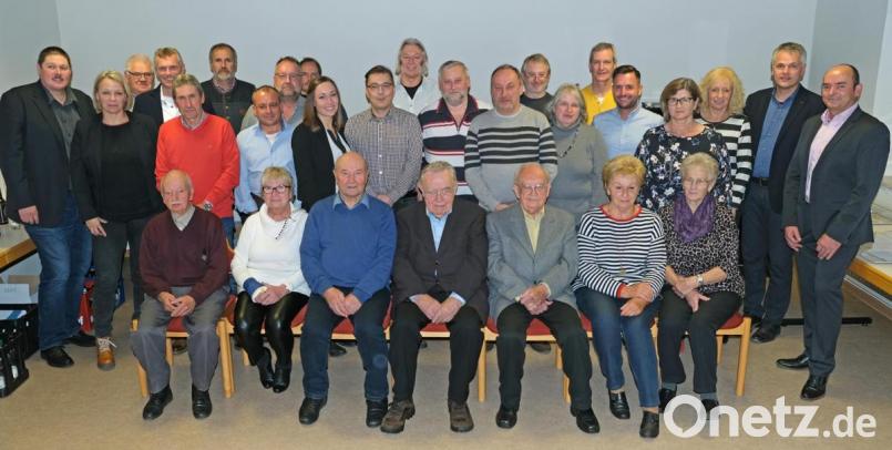 Die TSV-Familie feiert die treuen Mitglieder. Glückwünsche, Respekt und Dank gelten beim Ehrenabend zahlreichen Jubilaren. Bild: nm