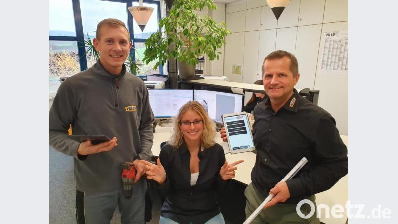 Albert Pöllath (rechts) mit Ramona Schraml (Innendienst) und Maximilian Dadder. Für sie alle ist digitales Arbeiten längst Alltag. Bild: Pöllath
