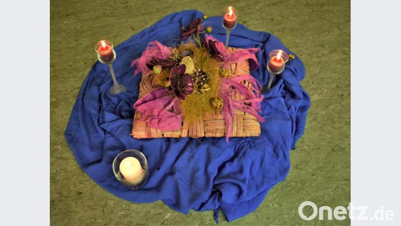 "Zur Mitte kommen" war das Ziel beim Meditativen Tanz. Bild: rgr