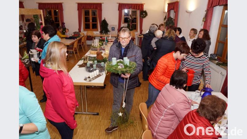 Adventbasar Frauenbund Kirchenpingarten Bild: bkr