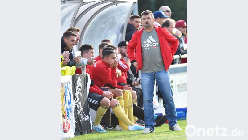Trainer Roland Lang sah eine gute Leistung seiner Mannschaft beim ASV Neumarkt. Dennoch musste sich Landesliga-Aufsteiger SV Grafenwöhr mit 0:2 geschlagen geben. Bild: A. Schwarzmeier