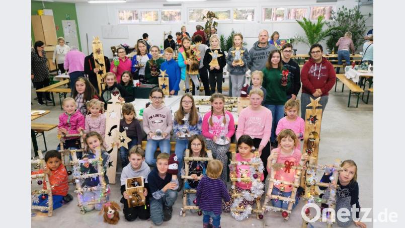 Die Adventszeit naht. Für die Jugendabteilung des Kleintierzuchtvereins eine Zeit, die Kids zum Basteln adventlicher Dekorationen anzuregen. Der Einladung folgen 32 kleine Künstlerinnen und Künstler, deren Begeisterung über die gelungenen Werke zu spüren war Bild: do