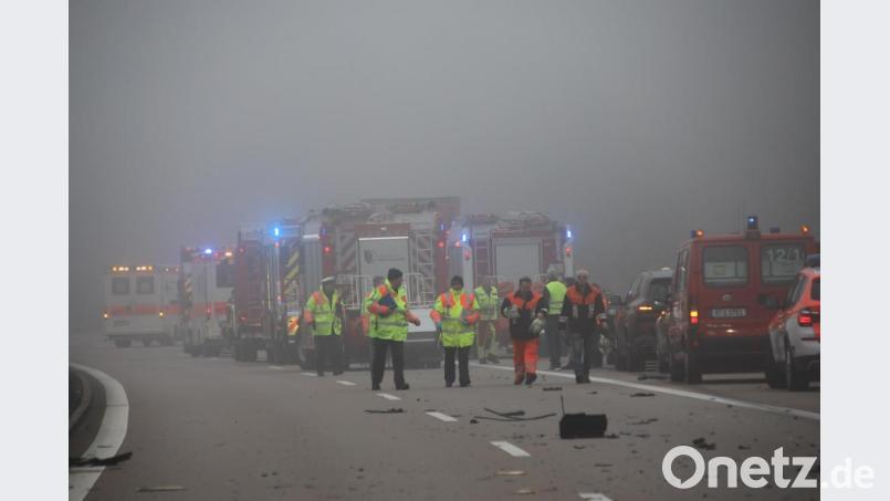 Nach einem Unfall ist die A3 bei Laaber in Richtung Nürnberg gesperrt. Bild: Alexander Auer