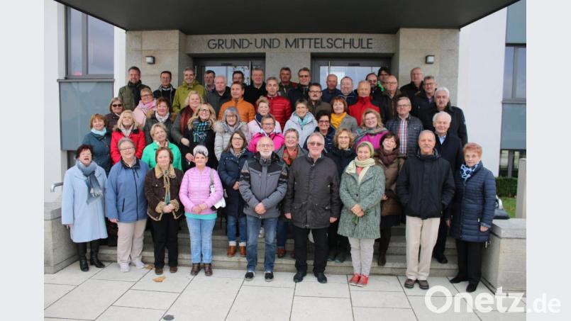 Ein Wiedersehen nach 60 Jahren feierte der Jahrgang 1958/59 in Grafenwöhr. Stolze 51 ehemalige Schulkameraden sind zu dem Treffen gekommen. Bild: sne