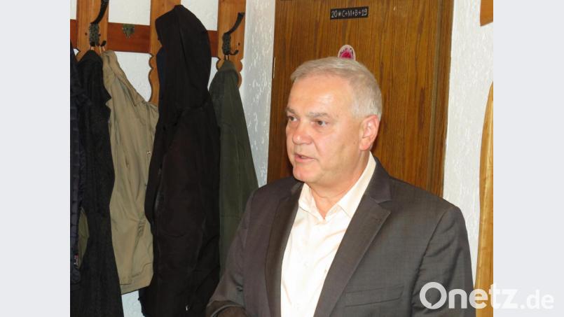 Bürgermeister Günter Kopp informierte die Zuhörer aus der Altgemeinde Zinst. Bild: jsa