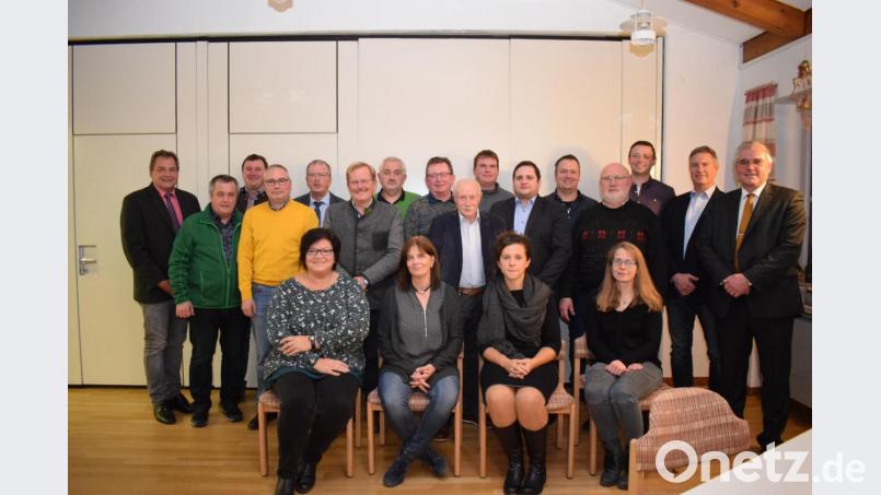 Die Kandidaten der Freien Wählergemeinschaft Pfreimd für die Kommunalwahl 2020 stehen fest. Bürgermeister Richard Tischler und 19 weitere Kandidaten stellen sich dem Votum der Wähler. Bild: bnr