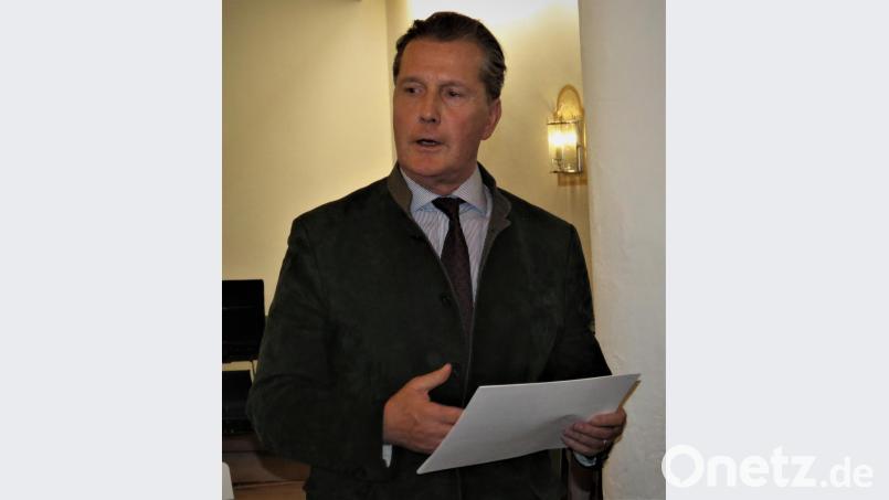 Eberhard Freiherr von Gemmingen-Hornberg war angenehm überrascht vom großen Interesse an einer Mitgliedschaft im neuen Verein &quot;Kitzrettung TIR e. V.&quot;. Bild: ubb