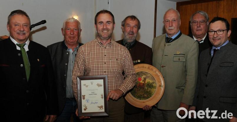 Ehrungen standen bei der Kreisgruppe auf der Tagesordnung (von links): Zweiter Vorsitzender Wolfram Seebauer, Franz Erras, Andreas Fröhler, Josef Prüll, Günther Baumer, Hans Wilhelm Schneider und Vorsitzender Ruppert Schmid. Bild: gf