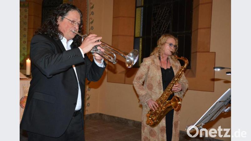 Als „Duopoli“ sind Karlheinz und Sonja Höflich derzeit auf Kirchentournee. Mit Trompete und Saxophon begeisterten sie ihr Publikum. Bild: jr