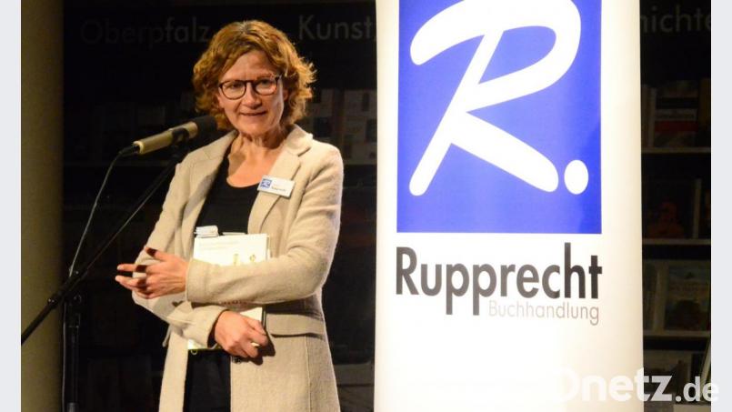 Maria Rupprecht stellt ihre Lieblingsbücher vor. Bild: Kunz