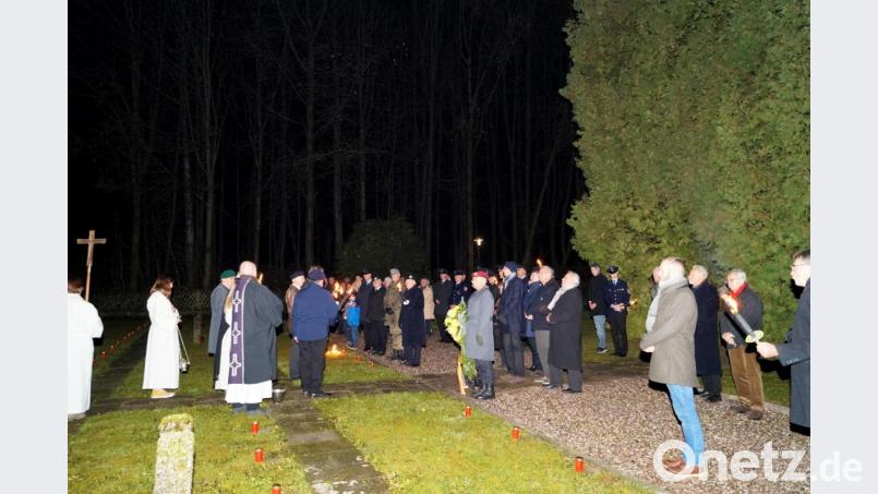 Die Gedenkfeier in Wöllershof ist bewegend. Bild: arw