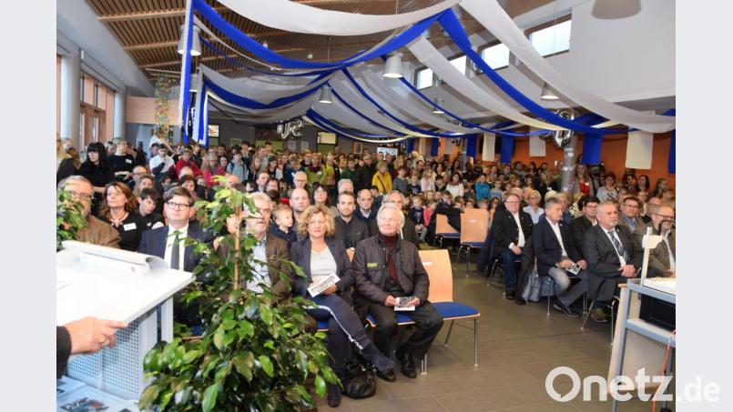 Festakt zum Auftakt der Feier &quot;50 Jahre Grund- und Mittelschule&quot;. Bild: fz