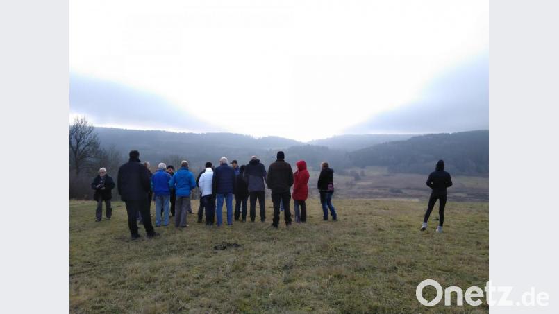 Die Tagung im Centrum Bavaria Bohemia wurde auch zu einer Exkursion genutzt. Auf der tschechischen Seite bot sich den Teilnehmern ein Blick in die Landschaft entlang des Grünen Bands. Bild: eib