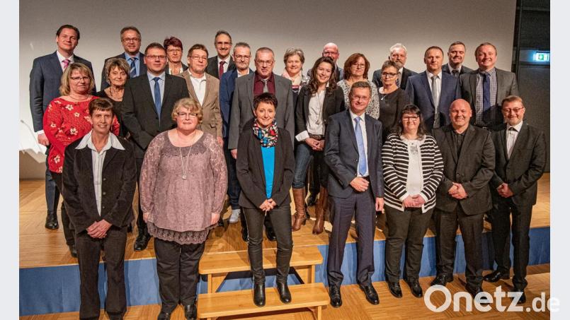 Die Jubilare der BHS Tabletop AG aus Selb, Weiden und Schönwald feiern ihre 25-jährige und 40-jährige Jubiläen. Bild: fpud