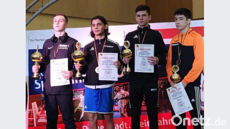 Kirill Burbach (Zweiter von rechts auf dem Podest) gewann Bronze. Bild: mzi