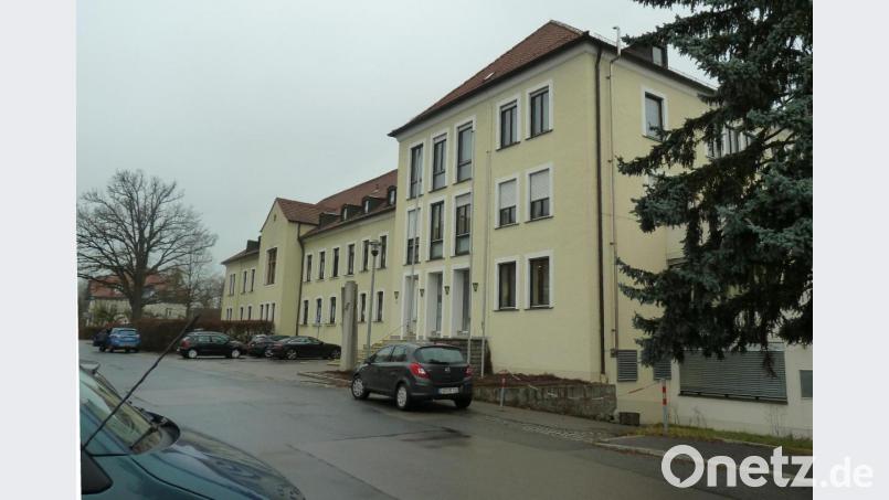 Die Stadt Neunburg will im ehemaligen Krankenhaus ein &quot;Gesundheitszentrum Ostoberpfalz&quot; ansiedeln und betreiben. Bild: Portner