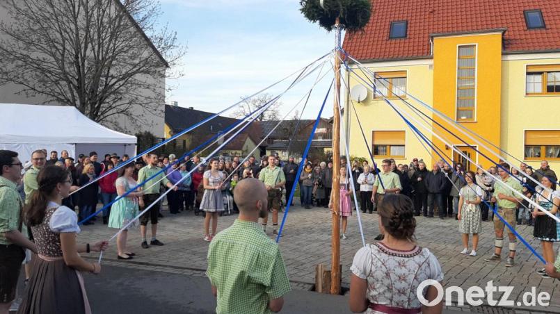 Ein Höhepunkt ist der „Bandltanz“ beim Austanzen des Kirwabaumes. Bild: rs