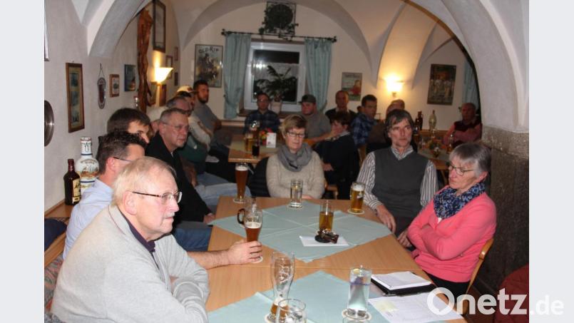 Gut besucht war die Pechbrunner Bürgerversammlung mit 52 Bürgern im Gasthaus Knopf in Groschlattengrün. Bild: kro