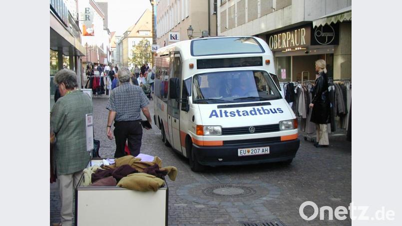 So hat er ausgesehen, der Altstadtbus, den sich der ZNAS 2001 aus Österreich geliehen hatte. Rund 1000 Fahrten absolvierte er in sechs Wochen, dabei nahmen rund 1000 Passagiere den Service in Anspruch. Archivbild: Unger