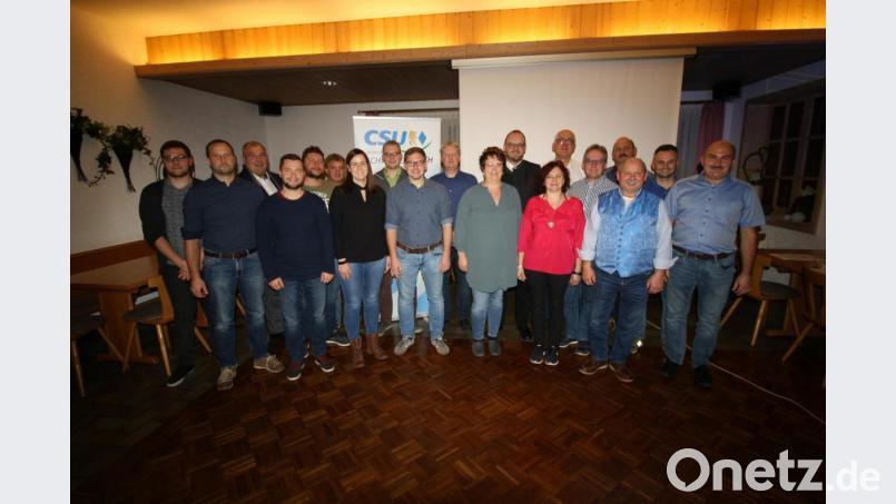 Sie scheuen die Verantwortung nicht: Auf der Schwarzenbacher CSU-Gemeinderatsliste finden sich auch viele junge Kandidaten. Bild: bjp