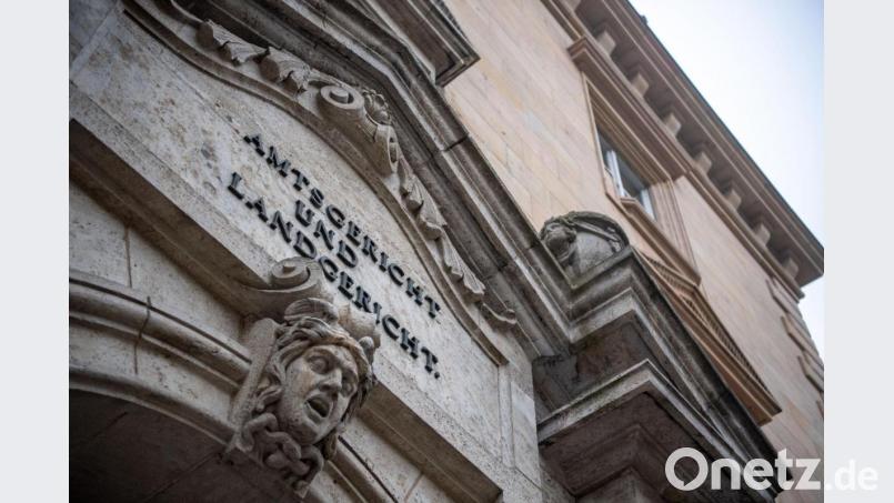 Vorsätzliche Insolvenzverschleppung und 96 Fälle des Betrugs – Wegen dieser Vorwürfe muss sich seit Dienstag ein 38-jähriger Kaufmann aus Regensburg vor dem Landgericht verantworten. Archivbild: Lino Mirgeler/dpa