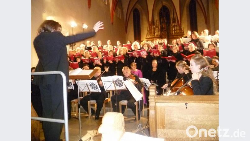 Die Musiker und Sänger boten den Besuchern in der Pfarrkirche St. Jakob Festmusik von Antonio Vivaldi. Bild: tie