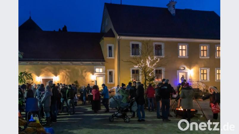 Zahlreiche Besucher waren am Sonntag zum Adventsmarkt nach Hohenthan gekommen. Bild: ws-fotografie, wms