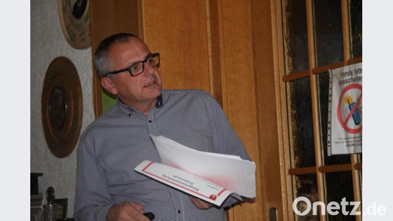 Die Themen, die Bürgermeister Hubert Kraus vorbereitet hatte, waren eigentlich rasch abgearbeitet. Viel Zeit aber beanspruchte die anschließende Aussprache mit den Pullenreuthern. Bild: wro