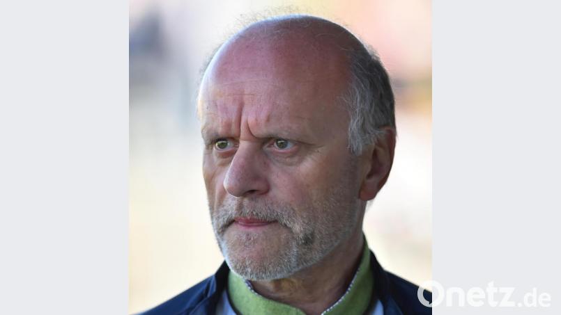 SpVgg-SV-Teammanager Hannes Beer hofft auf einen bespielbaren Platz: Die SpVgg SV Weiden will das Landesliga-Spitzenspiel gegen den ASV Neumarkt am Freitag unbedingt austragen. Bild: af