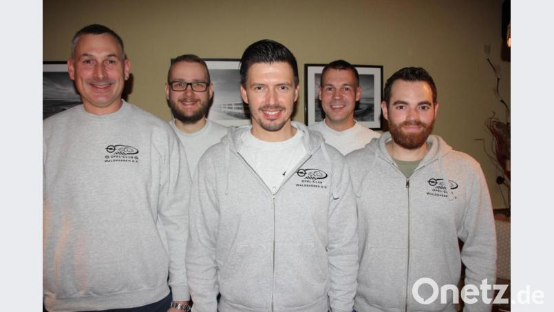 Das neu gewählte Vorstandsteam des Opel-Clubs Waldsassen, von links, Markus Beinrucker, Johannes Härtl, Vorsitzender Josef Wührl, Andreas Malzer und Jürgen Neumann. Bild: kro