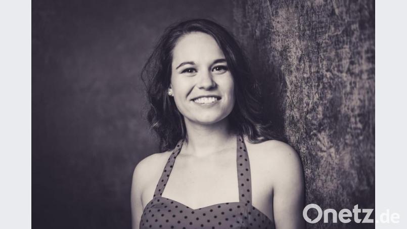 "Welcome to Burlesque" und "So verliebt" aus "Kiss me, Kate" musste die 25-jährige Sarina Wagner beim Finale des Bundeswettbewerbs Gesang für die Jury zum Besten geben. Bild: exb