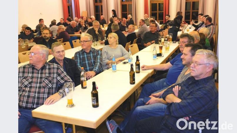 Fast 100 Besucher interessierten sich in der Bürgerversammlung im Katholischen Pfarrheim für die Berichte des Bürgermeisters und der Verwaltung über das kommunale Geschehen in der Marktgemeinde Bild: do