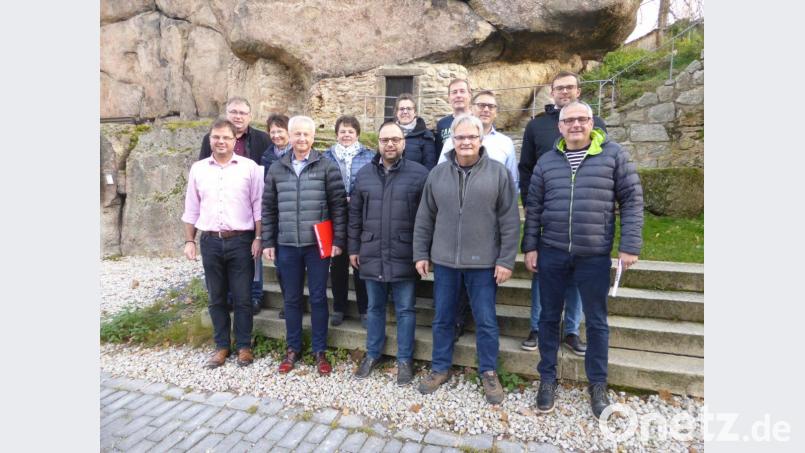Die Gemeinderäte und der Bürgermeister von Pullenreuth besprachen in einem Seminar, wie es mit der Gemeinde weitergehen soll. Bild: exb